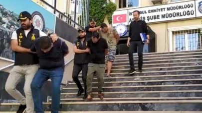 Turistleri dolandıran yabancı uyruklu sahte polisler yakalandı