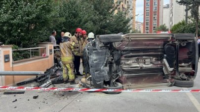 Elektrik direğine çarptı!