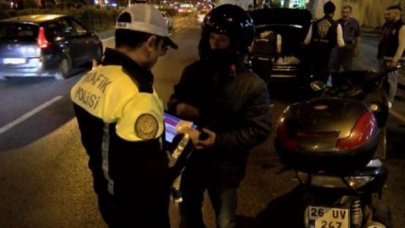 Fatih'te kask takmayan motosikletlilere ceza