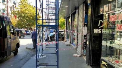 İskeleden düşen işçiler yaralandı