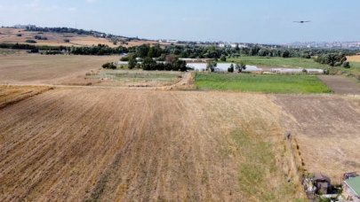 Biri bizi gözetliyor!