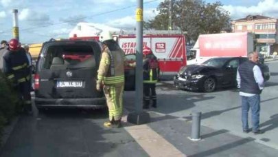 2 araç birbirine girdi: 3 yaralı