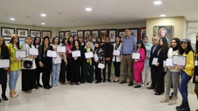 Kartal Belediyesi’nden İranlı Kadın Ressamlara Anlamlı Destek