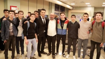 İnsanı insana kelimeler götürür