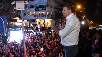 Marşlara eşlik ettiler