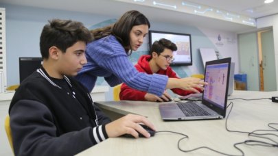 Bin 320 öğrenci eğitim görüyor