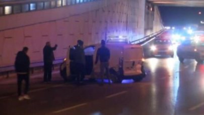 Çekmeköy'de hafif ticari araca otomobil çarptı: 1 yaralı