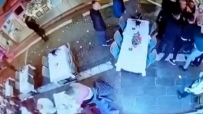 Restoran çalışanları birbirine girdi