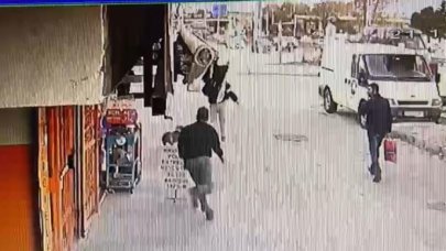 Büyükçekmece'de esnaf peşinden koşunca çaldığı aküyü bırakıp kaçtı