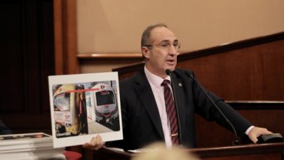 Başımıza siyasetçi kesildin!