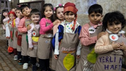 Büyükçekmece'li çocuklar şiir okuyup şarkı söylediler
