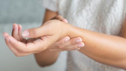 Bilekteki ağrıya dikkat!