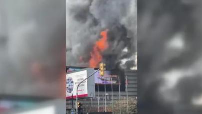 İstanbul'da Metro City AVM'de yangın çıktı