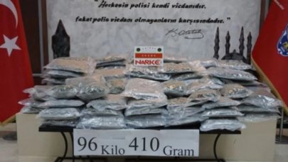 Kapıkule’de çöpe atılan valizlerden 96 kiloluk uyuşturucu çıktı
