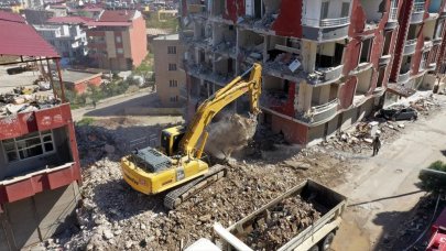 Depremin etkilediği Kırıkhan'da enkazın yüzde 54'ü kaldırıldı