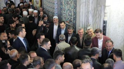 Bakan Bozdağ, Şanlıurfa'da bayram namazı kıldı