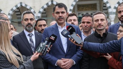 Bakan Kurum: Yarın depremzede kardeşlerimize söz verdiğimiz gibi biten ilk konutlarımızı teslim edeceğiz