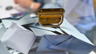 Fransa'da halk cumhurbaşkanını seçmek için yarın sandık başına gidiyor