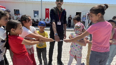 Ahıska Türkü çocukların yüzü gönüllü öğretmenlerin masallarıyla gülüyor