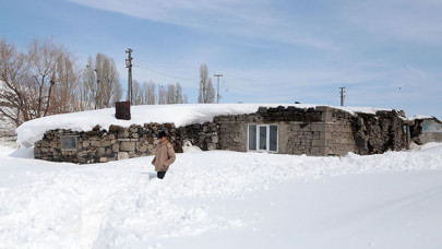 Evleri kara gömülen Erzurum kırsalındaki vatandaşların umudu ilkbahar güneşi