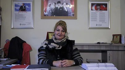 'Mahalleye Kadın Eli Değsin' Diyerek Muhtar Oldu