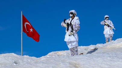 Mehmetçik zorlu hava ve arazi koşullarında vatan nöbetinde