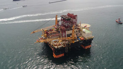 "Scarabeo 9" İstanbul Boğazı'ndan Böyle Geçti