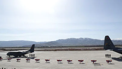 Bitlis'te helikopter kazasında şehit olan 11 asker için Elazığ'da uğurlama töreni düzenlen