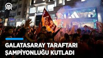 Galatasaray taraftarları şampiyonluğu kutladı