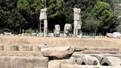 Antik Çağ'ın mitolojik dev tanrı heykelleri orijinal görüntüsüne kavuşuyor