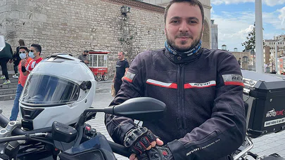 Taksim Camisi'nin imamı motosikletiyle ilgi odağı oluyor