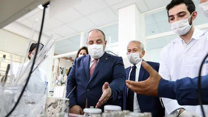 Sanayi ve Teknoloji Bakanı Varank: İlaç endüstrisi savunma sanayisi kadar önemli