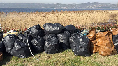 Sapanca Gölü'nden 300 Torba Çöp Çıktı!