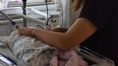 Aşı olmayan hamilelere 'bebekleriniz de tehlikede' uyarısı