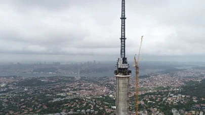 Eyfel'e Fark Attı!..