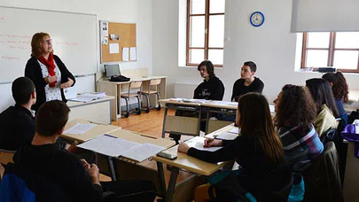 Yarım Asır Sonra Açılan İki Okul İle Dostluk Köprüsü Oluştu