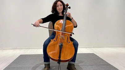 14 yaşındaki Türk çellist ABD'de uluslararası müzik yarışmasında birinci oldu