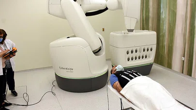 Robotik radyocerrahi cihazı 'Uzay Neşteri' kanser tedavisinde etkin rol üstleniyor