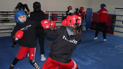 'Busenaz'ların başarısı minik boksörleri hırslandırdı