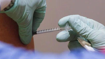 Kovid-19'da aşıların etkinliği 3. doz hatırlatma aşılarıyla kalıcı hale gelecek