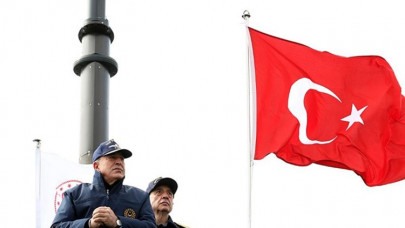 Milli torpido AKYA'nın ilk atışını Bakan Akar yaptı