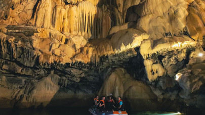 Altınbeşik Mağarası, sarkıt ve göletleriyle doğanın gizemini içinde barındırıyor
