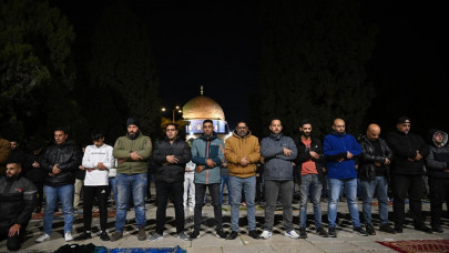 Mescid-i Aksa'da ilk teravih namazı