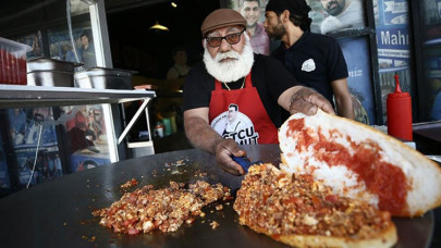 Lezzet tutkunlarının gözdesi Adana'nın 'ütü tostu'