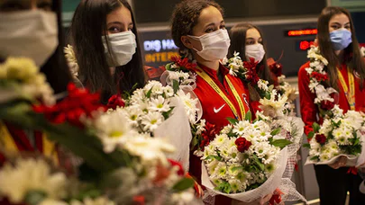 Avrupa'da Türkiye rüzgarı estiren milli cimnastikçilerin altın madalya gururu