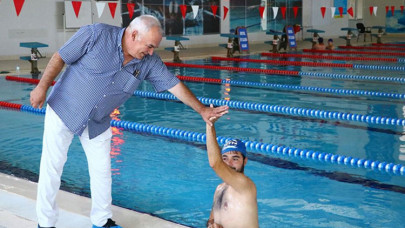 Otizmli Barkın yüzme sayesinde sosyalleşip özgüvenini artırdı