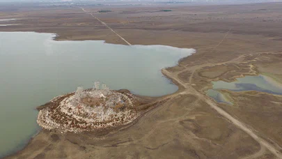 Yedikır Baraj Gölü'nde su seviyesi yüzde 15'e düştü, eski Merzifon yolu gün yüzüne çıktı