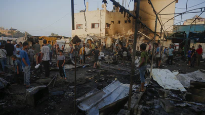 İsrail, Gazze'de hastane yerleşkesindeki yerinden edilmiş Filistinlilerin çadırlarını bombaladı