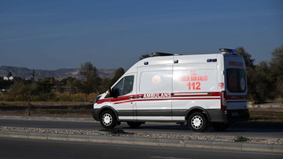 Balıkesir'de şarampole devrilen panelvandaki 4 kişi yaralandı