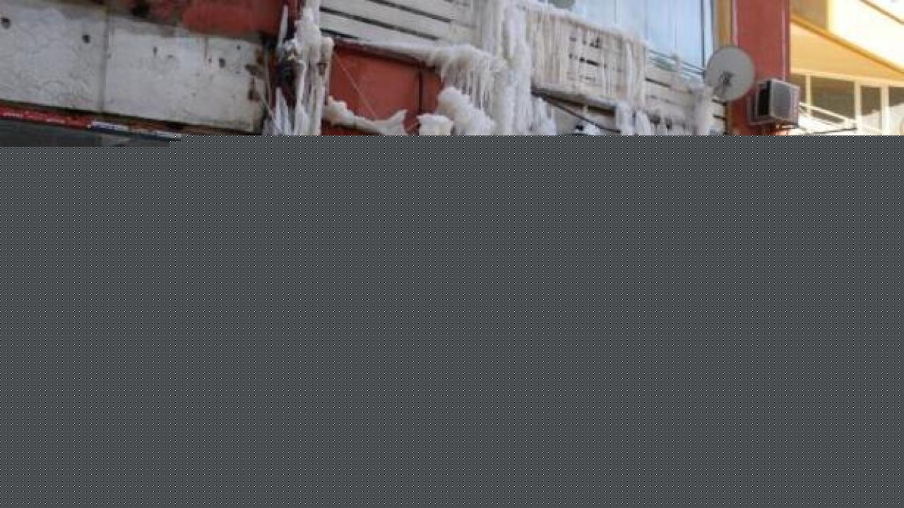 Ayasofya Camii'nin 'İmparatorluk Kapısı'na Cam Bölmeli Koruma